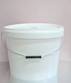 Plastična kanta poklopac metalna ručka 18L